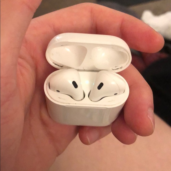 airpods - Picture 2 of 4